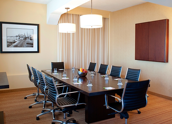 7-GH2-Atlas-BoardRoom-20